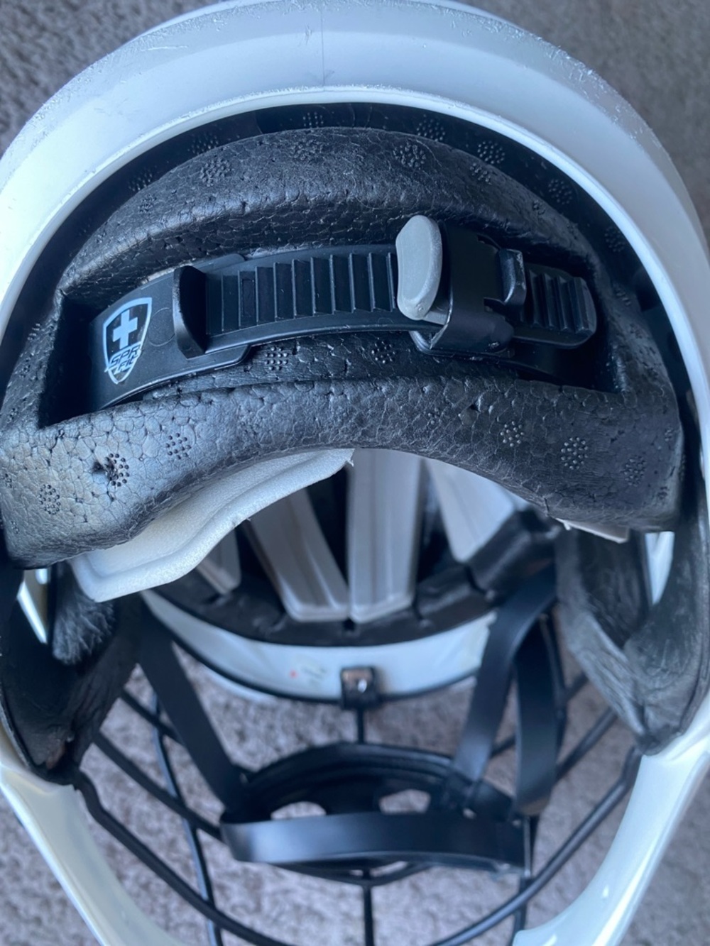 Cascade CPV-R Lacrosse Helmet in White with black mask - Picture 12 of 13